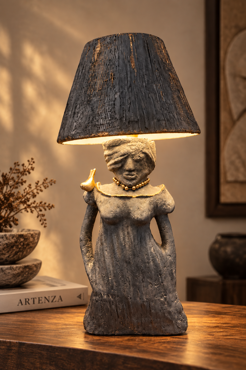Lampada Scultura in Cartapesta con Paralume in Gesso – H 60 cm