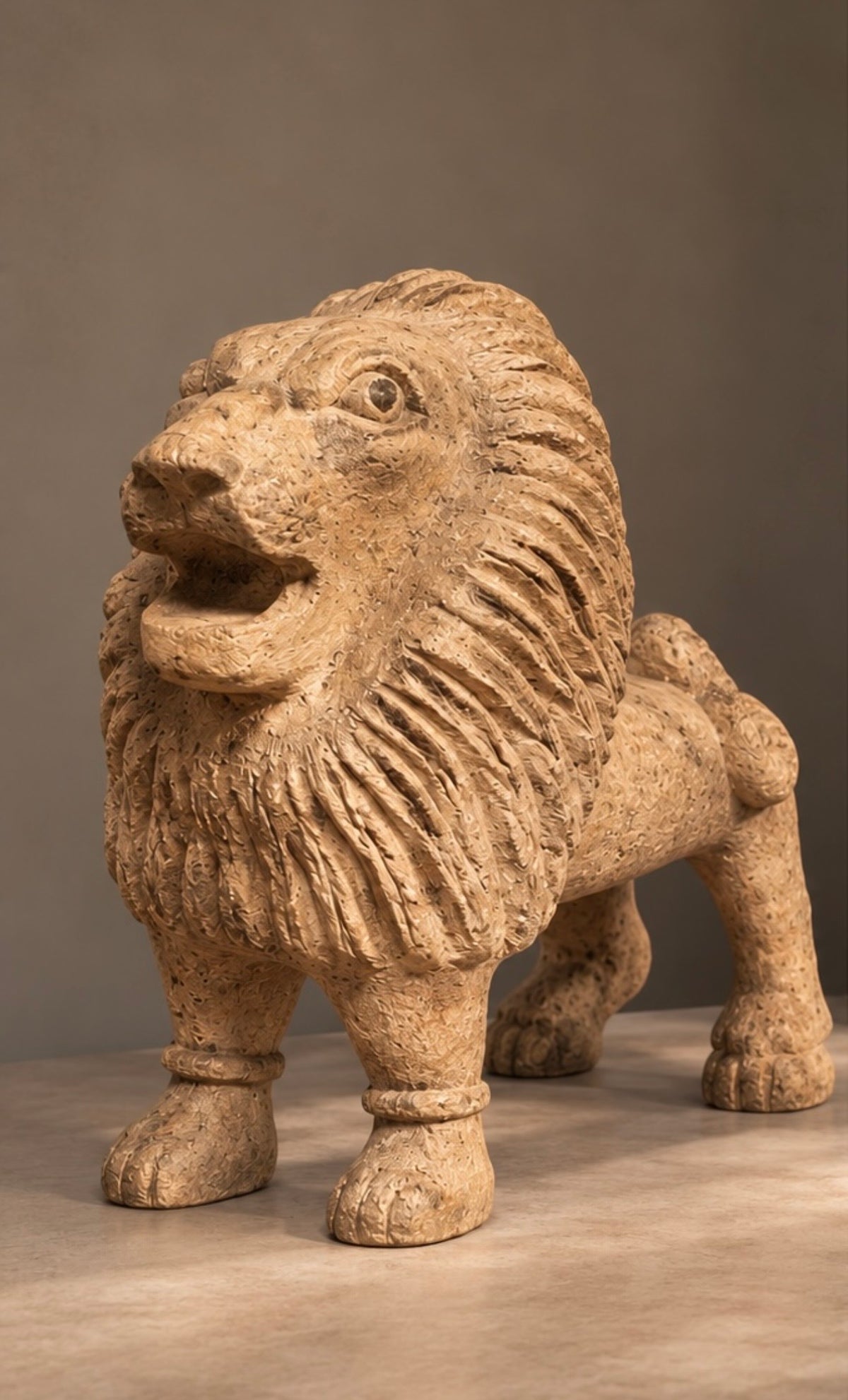 Scultura Leone in Cartapesta – Due Modelli
